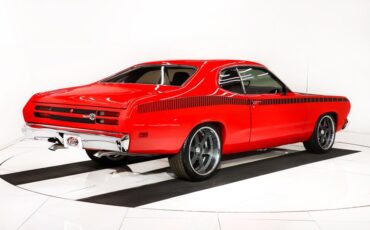 Unknown-Duster-1970-TorRed-Black-26