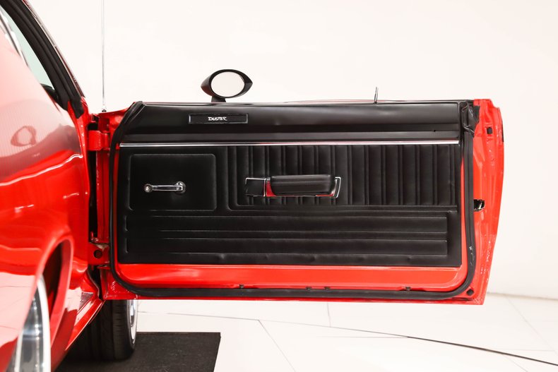 Unknown-Duster-1970-TorRed-Black-30