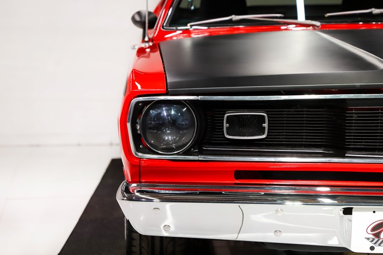 Unknown-Duster-1970-TorRed-Black-32
