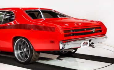 Unknown-Duster-1970-TorRed-Black-47
