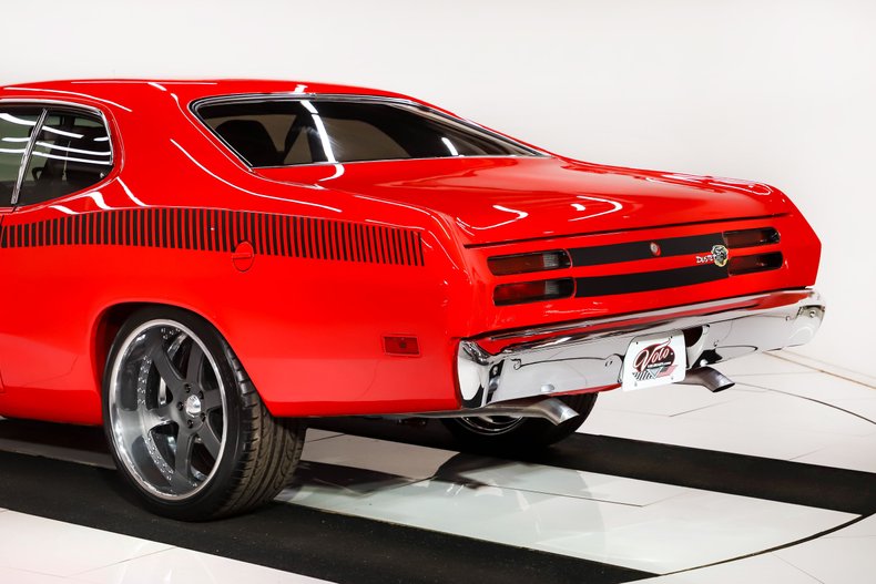 Unknown-Duster-1970-TorRed-Black-47