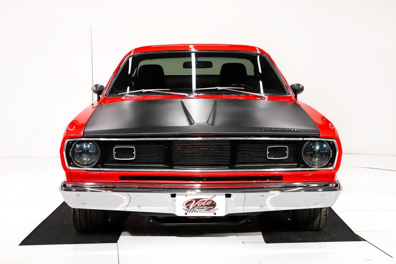Unknown-Duster-1970-TorRed-Black-49