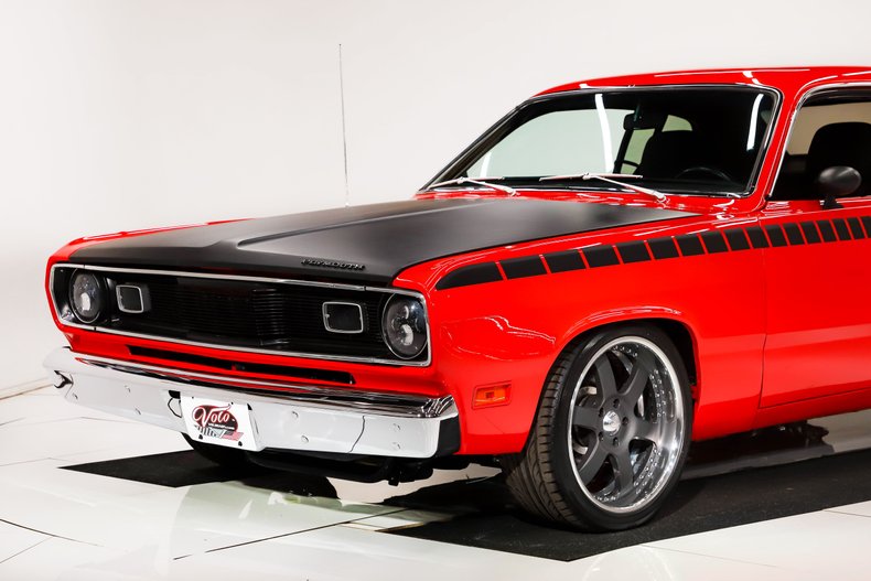 Unknown-Duster-1970-TorRed-Black-9