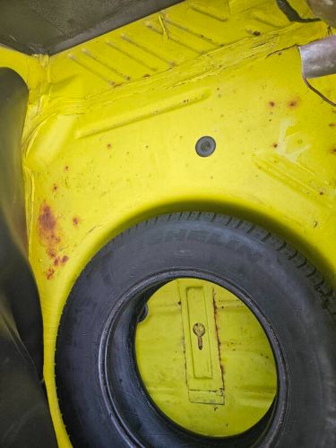Unknown-Duster-1971-Yellow-Black-3