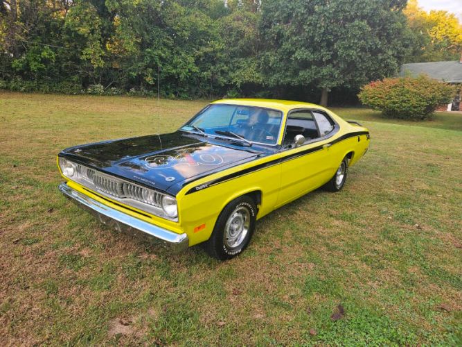 Unknown-Duster-1971-Yellow-Black