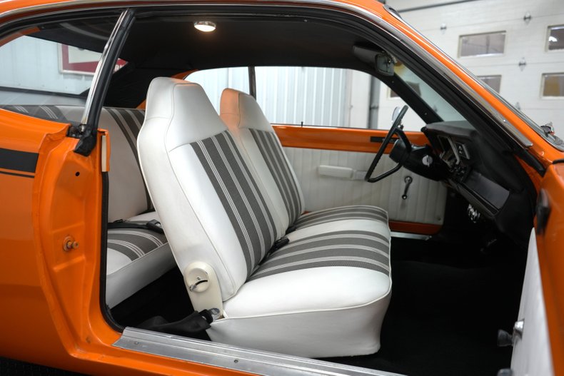 Unknown-Duster-1972-Orange-White-13