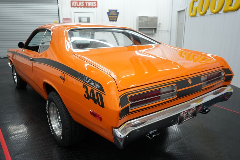 Unknown-Duster-1972-Orange-White-20