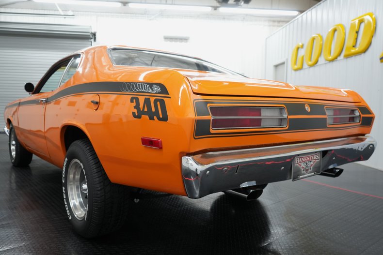 Unknown-Duster-1972-Orange-White-21