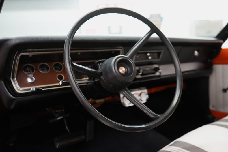 Unknown-Duster-1972-Orange-White-22