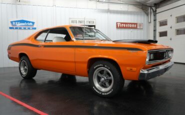 Unknown-Duster-1972-Orange-White-33