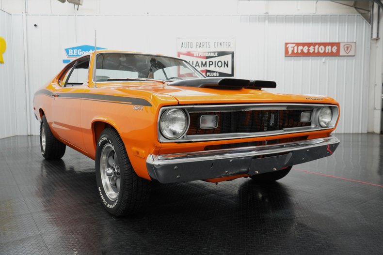 Unknown-Duster-1972-Orange-White-35