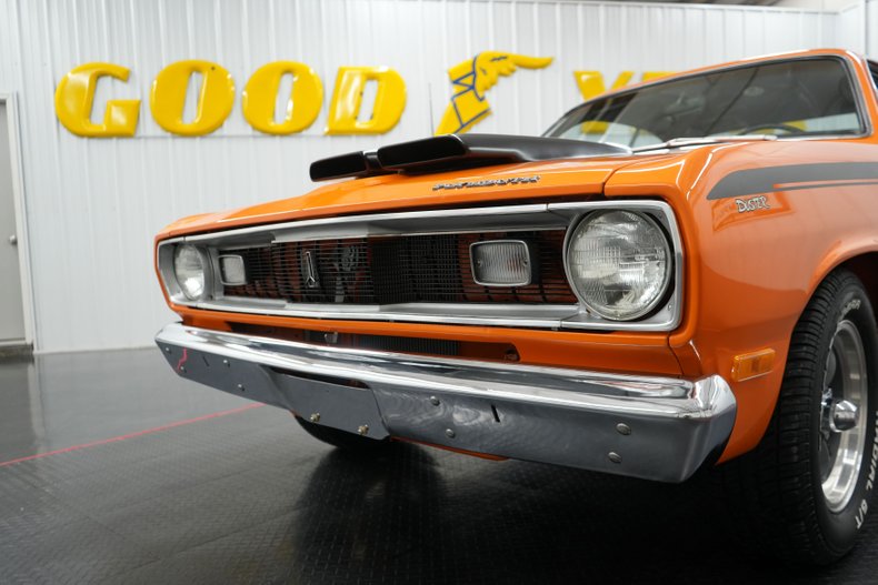 Unknown-Duster-1972-Orange-White-41