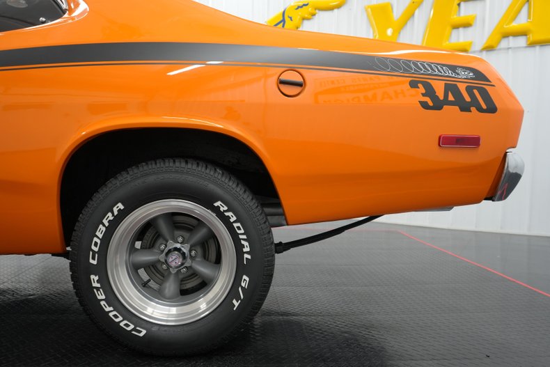 Unknown-Duster-1972-Orange-White-42