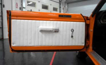Unknown-Duster-1972-Orange-White-44