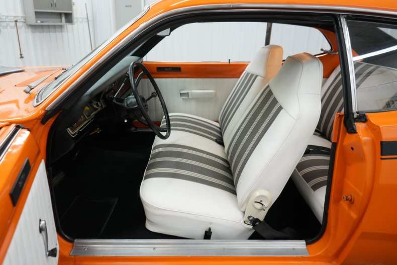 Unknown-Duster-1972-Orange-White-45