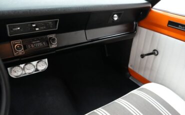 Unknown-Duster-1972-Orange-White-5