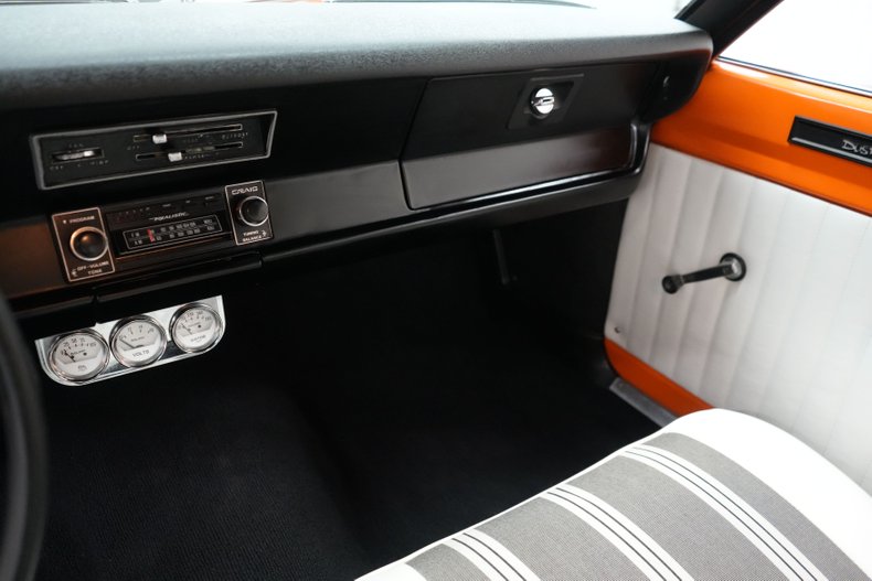 Unknown-Duster-1972-Orange-White-5