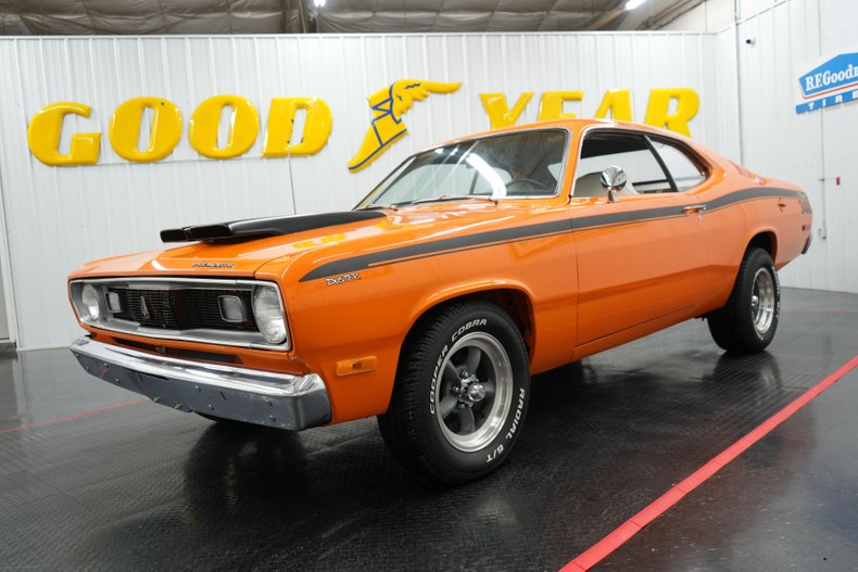 Unknown-Duster-1972-Orange-White