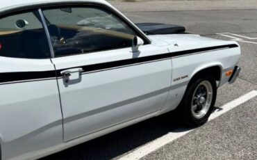 Unknown-Duster-1973-White-10