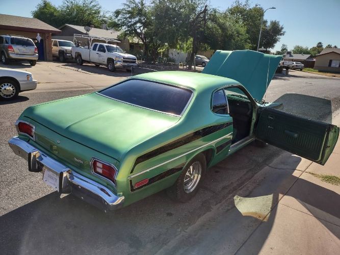 Unknown-Duster-1975-Green-8