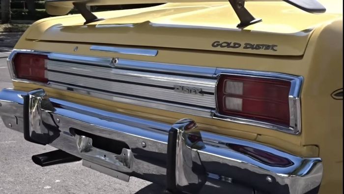 Unknown-Duster-1975-Yellow-11