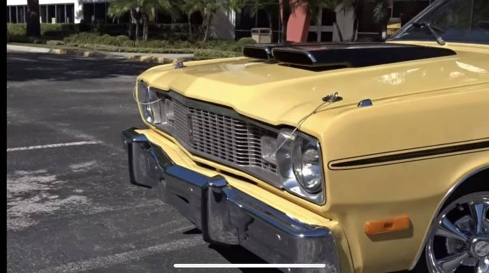 Unknown-Duster-1975-Yellow-12