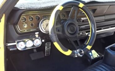 Unknown-Duster-1975-Yellow