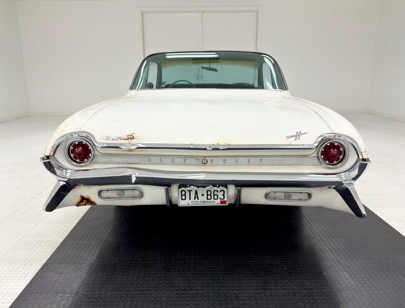 Unknown-Dynamic-88-1961-Provincial-White-Green-2