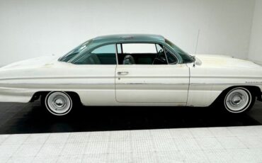 Unknown-Dynamic-88-1961-Provincial-White-Green-4