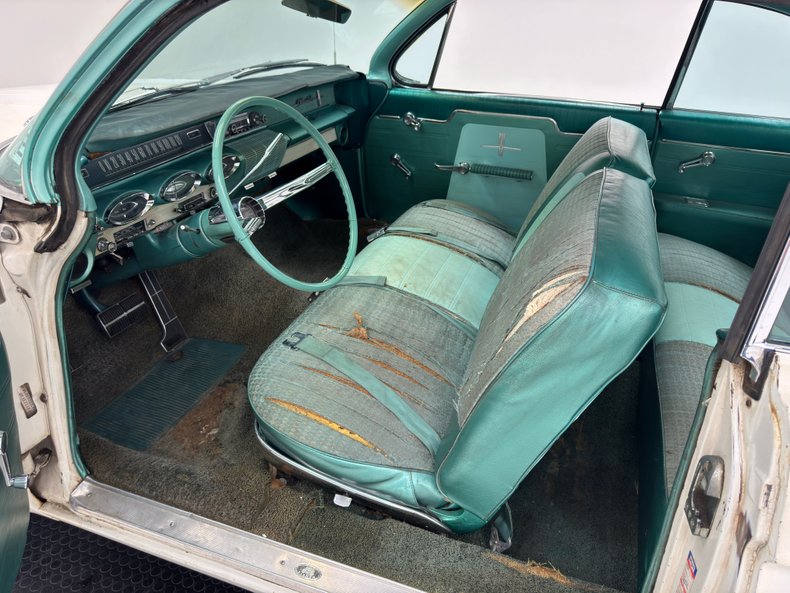 Unknown-Dynamic-88-1961-Provincial-White-Green-43
