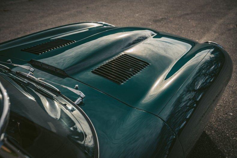Unknown-E-type-1964-Green-Tan-9