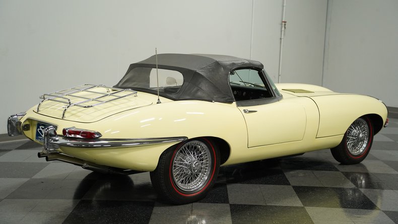 Unknown-E-type-1968-Pale-Primrose-Black-10