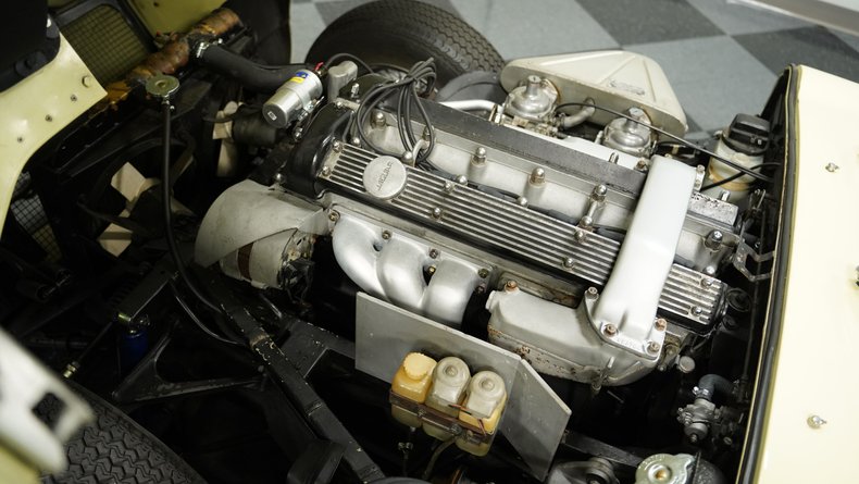 Unknown-E-type-1968-Pale-Primrose-Black-16