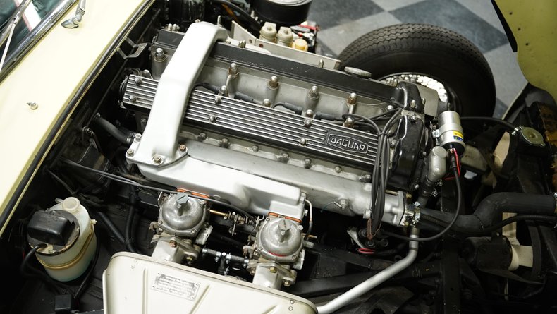 Unknown-E-type-1968-Pale-Primrose-Black-17