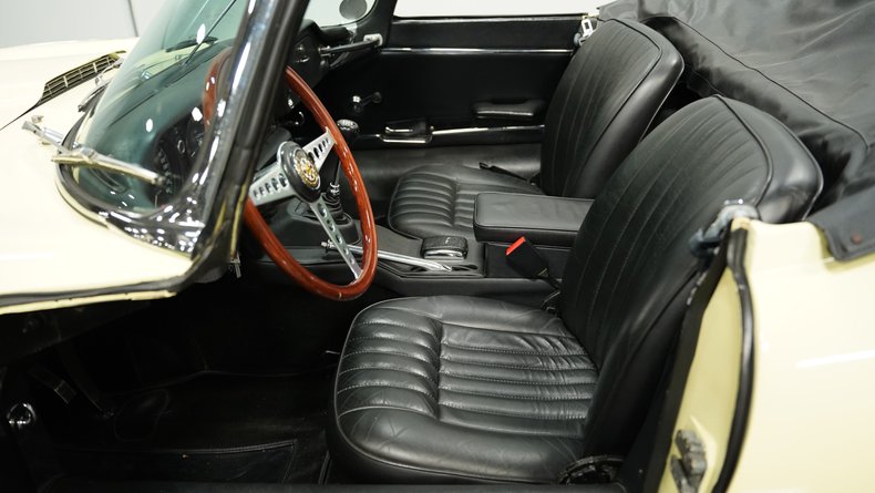 Unknown-E-type-1968-Pale-Primrose-Black-2