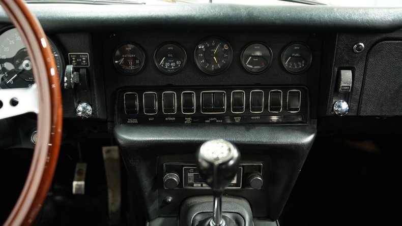 Unknown-E-type-1968-Pale-Primrose-Black-20