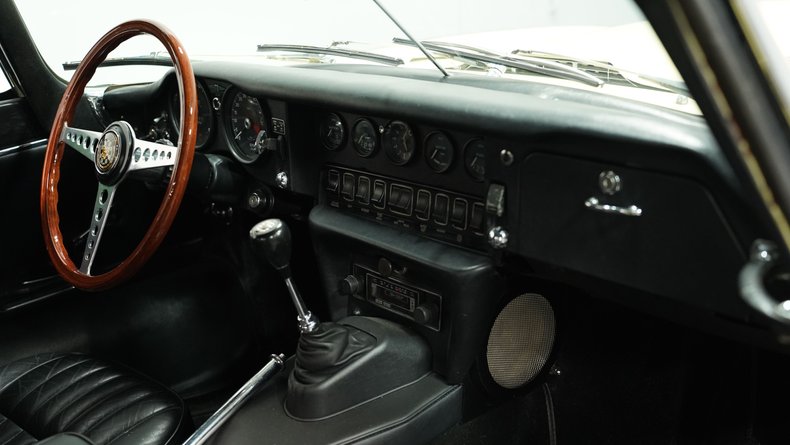 Unknown-E-type-1968-Pale-Primrose-Black-28