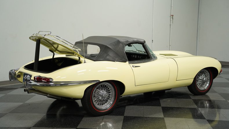 Unknown-E-type-1968-Pale-Primrose-Black-29