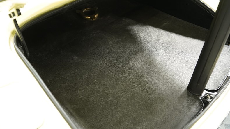 Unknown-E-type-1968-Pale-Primrose-Black-31