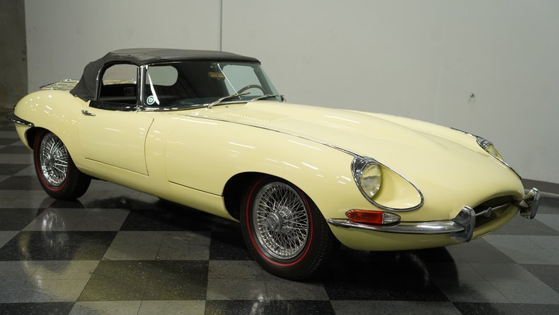 Unknown-E-type-1968-Pale-Primrose-Black-32
