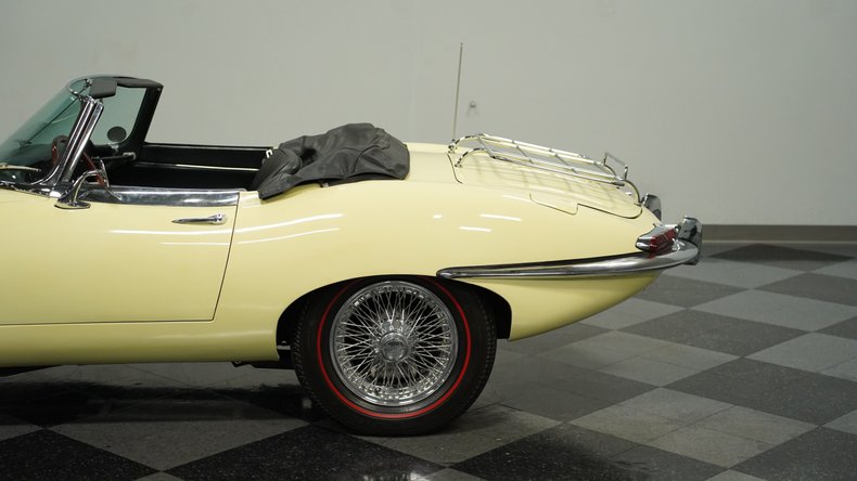 Unknown-E-type-1968-Pale-Primrose-Black-40