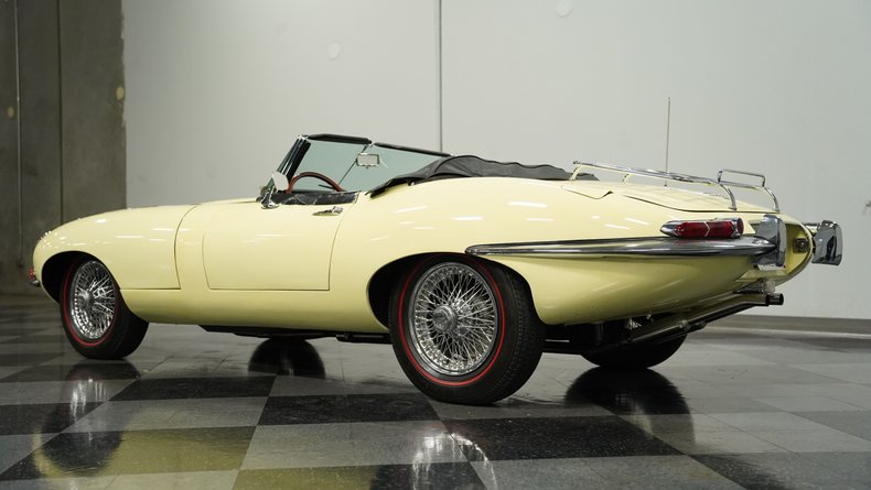 Unknown-E-type-1968-Pale-Primrose-Black-41