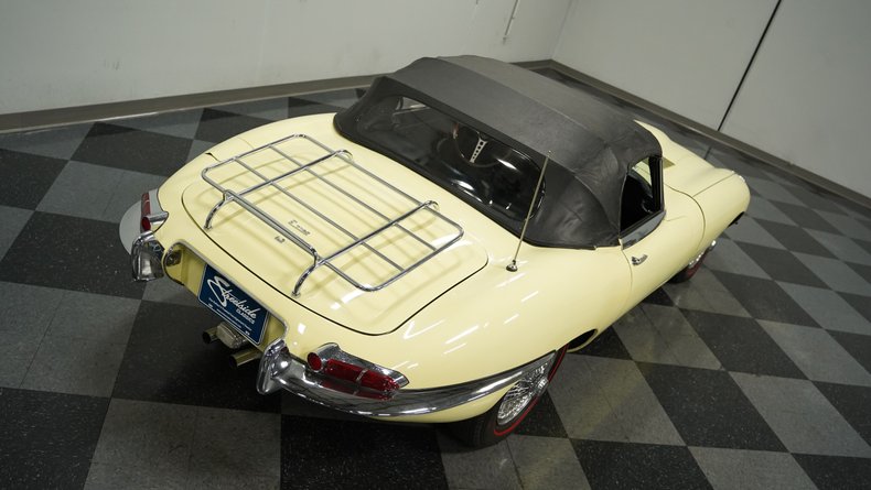 Unknown-E-type-1968-Pale-Primrose-Black-42