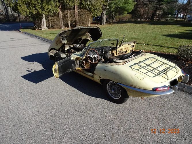 Unknown-E-type-1968-Yellow-Black-1