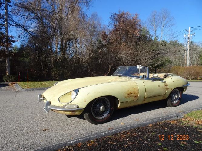 Unknown-E-type-1968-Yellow-Black-2