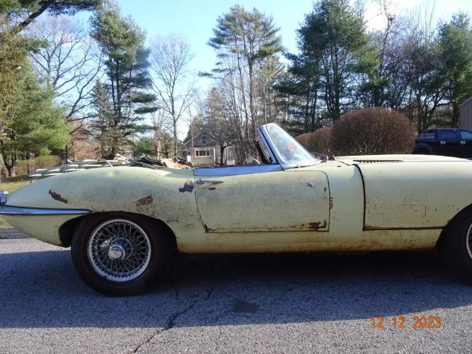 Unknown-E-type-1968-Yellow-Black-3