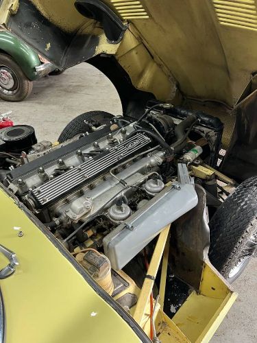 Unknown-E-type-1970-Yellow-4