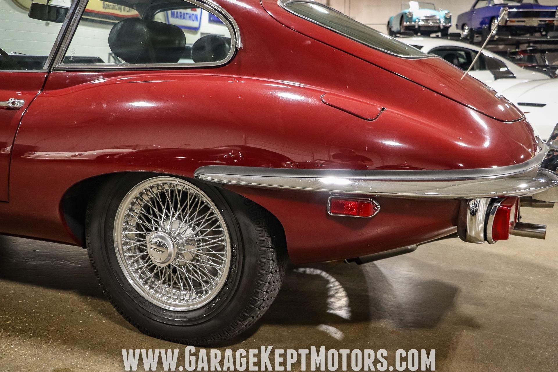 Unknown-E-type-1971-Regency-Red-Black-10