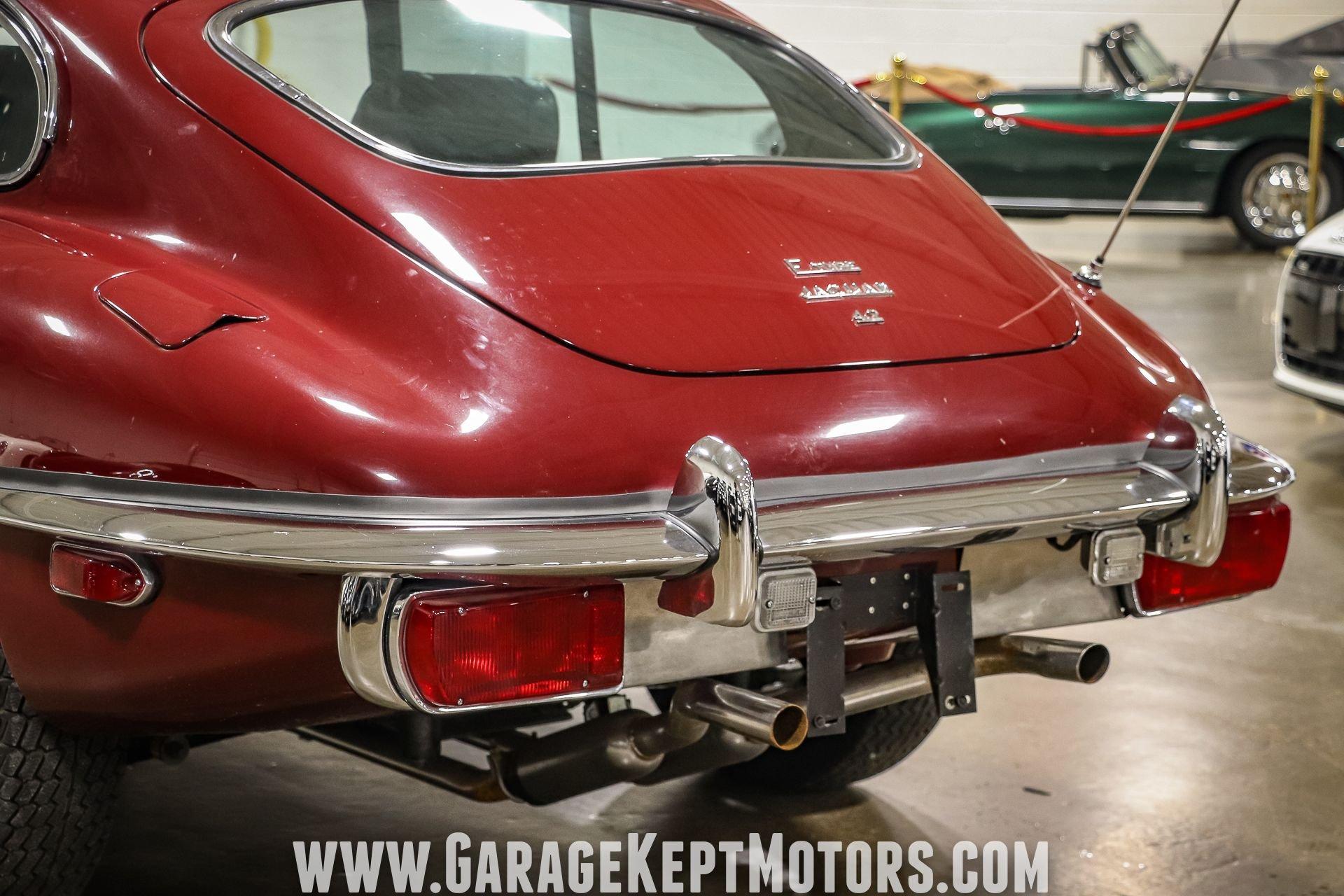 Unknown-E-type-1971-Regency-Red-Black-12