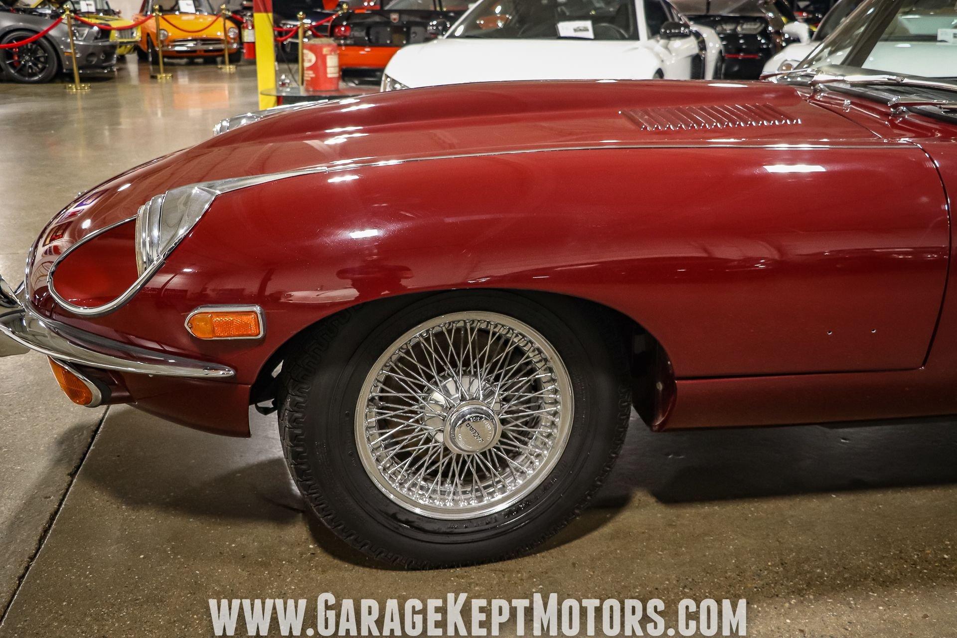 Unknown-E-type-1971-Regency-Red-Black-13